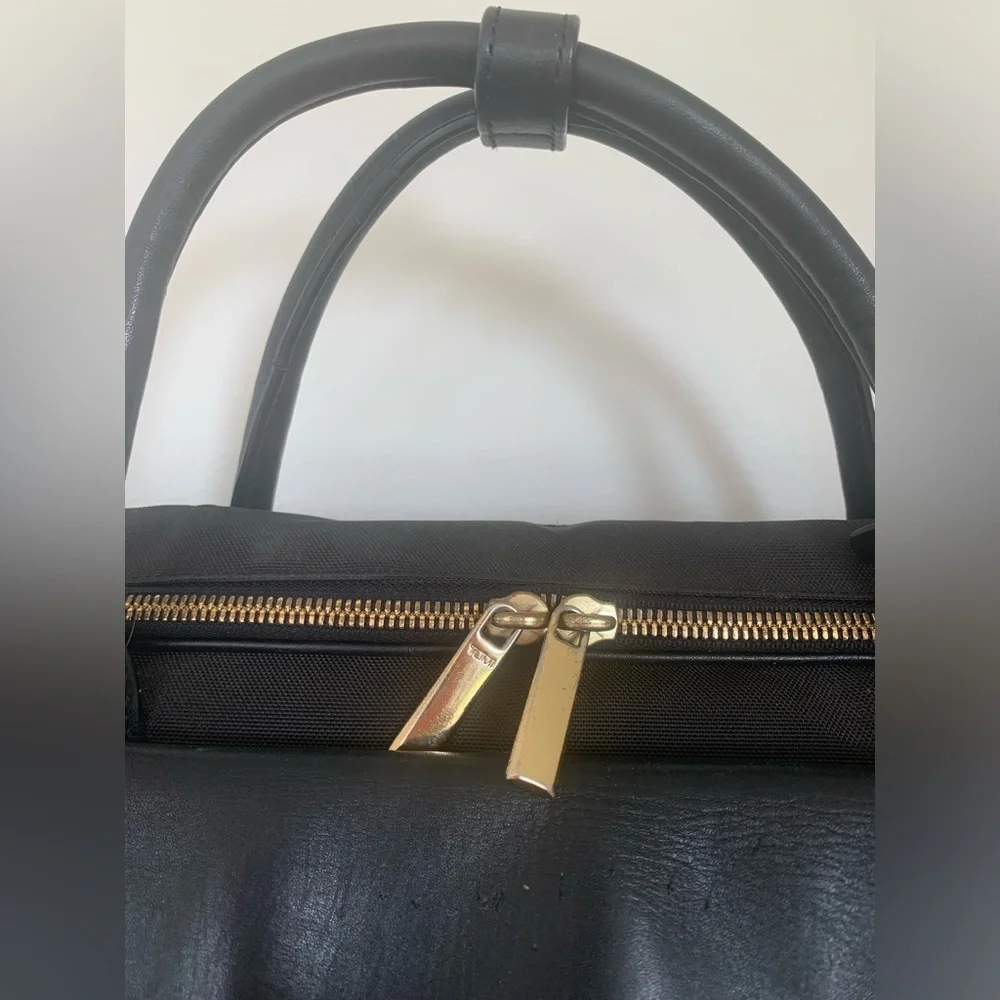 TUMI LARKIN 2-Way Business Briefcase Nylon and Leather Black